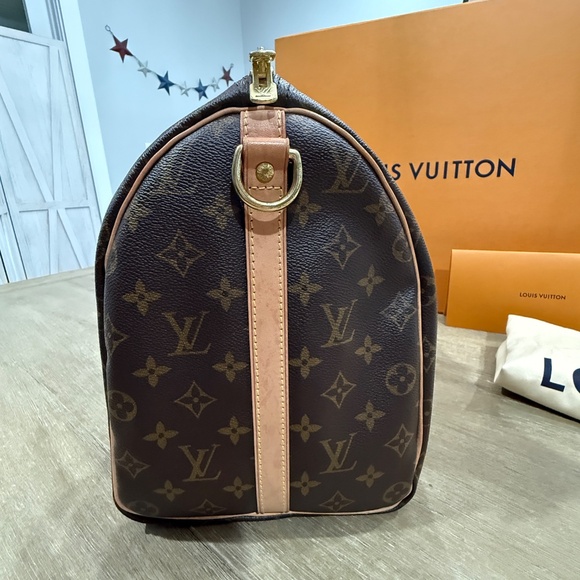 Authentic Louis Vuitton Monogram Speedy Bandouliere 40 - Picture 5 of 16